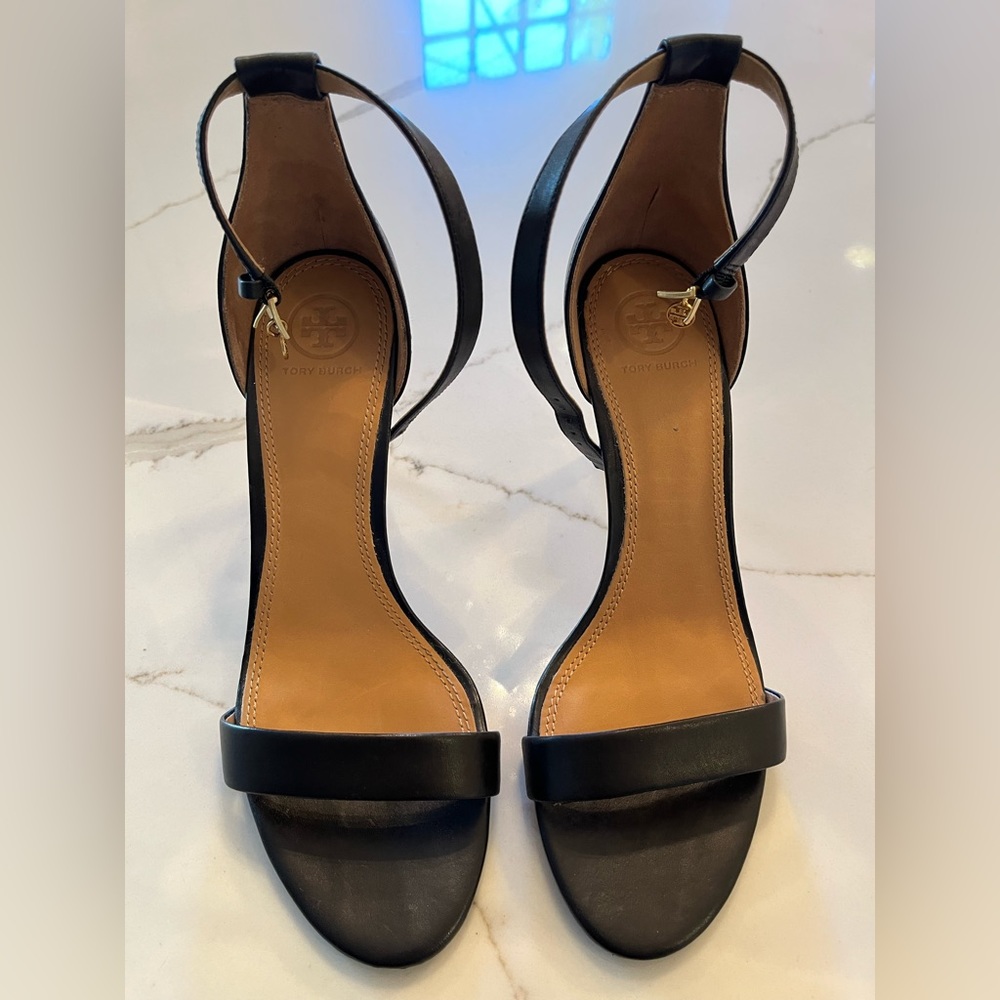 Tory Burch black leather sandals size 8 1/2